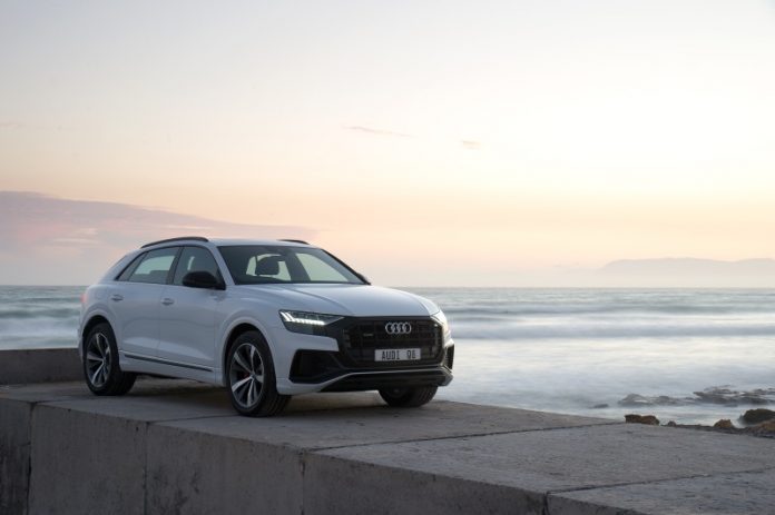 audi_q8_04