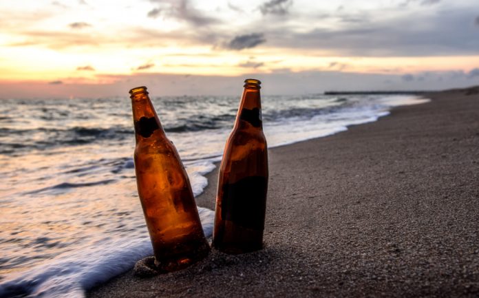 bottle-beer-beach