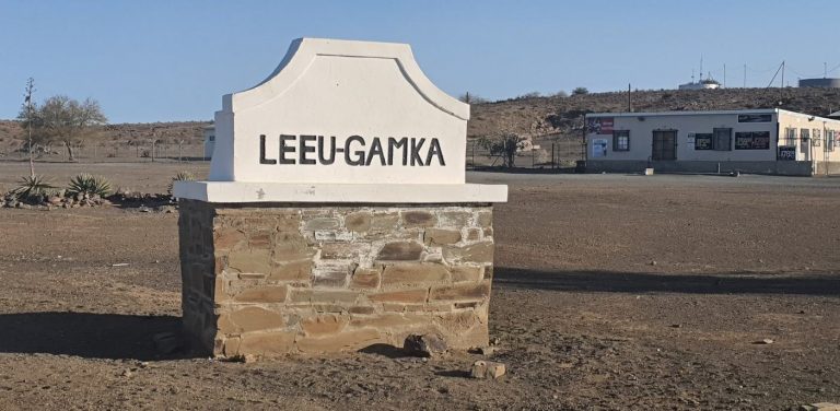 Die Oom, Stoomroller en die Toon.